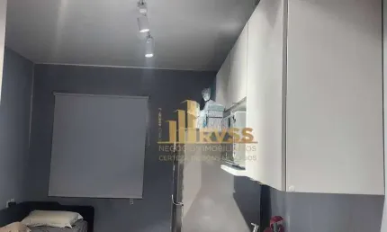 Excelente Studio de 20m² , (Porteira Fechada) com armarios planejados, geladeira e utensilios domésticos