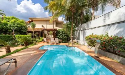 Buritis - Casa sobrado de 486m² com 04 suítes à venda em condomínio - Buritis