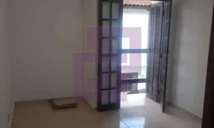 Sobrado à venda no bairro Jardim Las Palmas em Guarujá/SP
