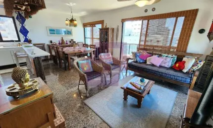 Apartamento à venda no bairro Vila Alzira em Guarujá/SP