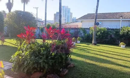 Casa à venda no bairro Jardim Virgínia em Guarujá/SP