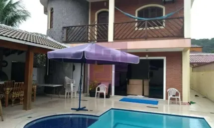 Sobrado à venda no bairro Balneario Praia do Perequê em Guarujá/SP