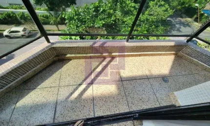 Apartamento à venda no bairro Jardim Las Palmas em Guarujá/SP