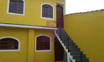 Sobrado à venda no bairro Vila Santa Rosa em Guarujá/SP