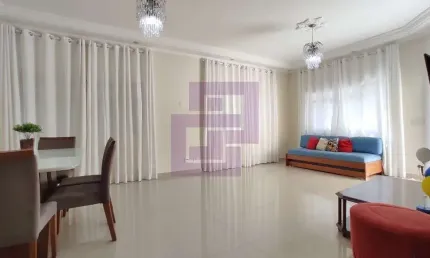 Sobrado à venda no bairro Jardim Las Palmas em Guarujá/SP
