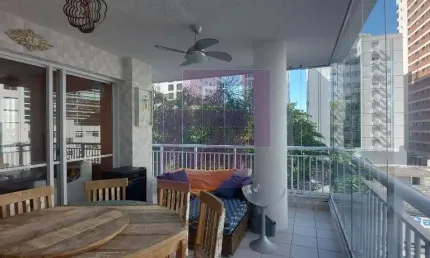 Apartamento à venda no bairro Vila Alzira em Guarujá/SP