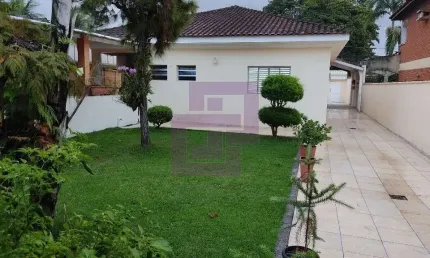 Casa à venda no bairro Loteamento João Batista Julião em Guarujá/SP
