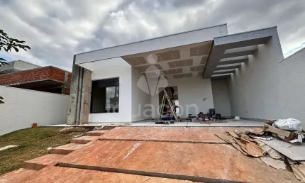 Casa com 03 Suítes sendo 01 Suíte com Closet e Piscina com Cascata no Condomínio Falls Ville