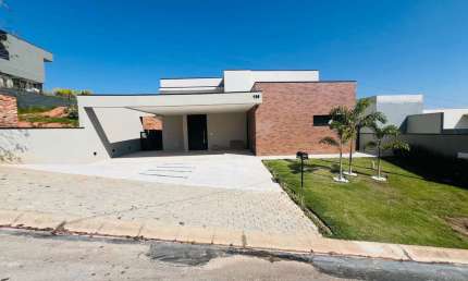 Casa de Luxo à Venda em Condomínio Exclusivo em Bragança Paulista-SP, 4 quartos, 4 suítes, 2 salas, 3 banheiros, 6 vagas, 323m².