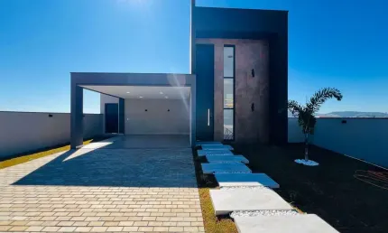 Imperdível: Casa em Condomínio à venda em Bragança Paulista-SP, 3 quartos, 3 suítes, 2 salas, 4 vagas de garagem, 190m².