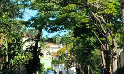 Linda Casa à venda com 584m² 4  quartos 4 suítes 4 vgs   Jardim Guedala