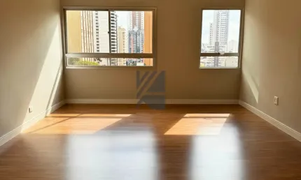 Apartamento Reformado no Centro de Curitiba – 117m² Privativos!