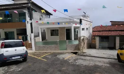 Alugo excelente casa em itapuã proximo a paralelaR$3000
