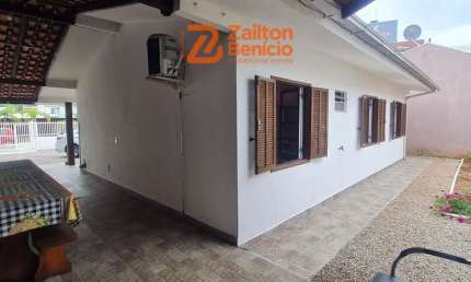 Casa com 3 quartos para alugar na Rua Das Begônias, 80, Praia de Palmas, Governador Celso Ramos