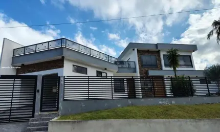 Casa Alto Padrão para Venda em Joinville, Bom Retiro, 5 dormitórios, 2 suítes, 4 banheiros, 4 vagas