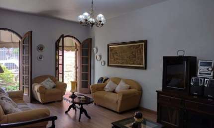 Casa para Venda em Mogi Mirim, Centro, 3 dormitórios, 1 suíte, 4 banheiros, 2 vagas