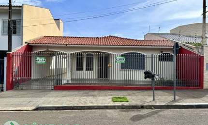 Casa com 3 quartos para alugar por R$ 3900.00, 182.51 m2 - JARDIM LUCIANOPOLIS - MARINGA/PR