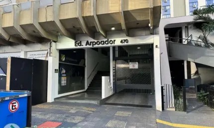 Apartamento com 3 quartos para alugar por R$ 3200.00, 96.83 m2 - ZONA 01 - MARINGA/PR