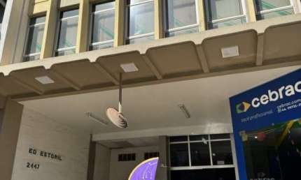 Sala Comercial para alugar por R$ 2000.00, 51.30 m2 - ZONA 03 - MARINGA/PR