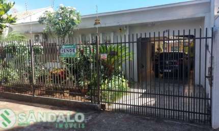 Casa com 3 quartos à venda por R$ 600000.00, 202.18 m2 - JARDIM MARAVILHA - MARINGA/PR