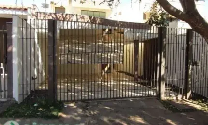 Casa com 3 quartos à venda na Rua Professora Maria Cleusa Milléo Romano, 747, Jardim Santa Rosa, Maringá