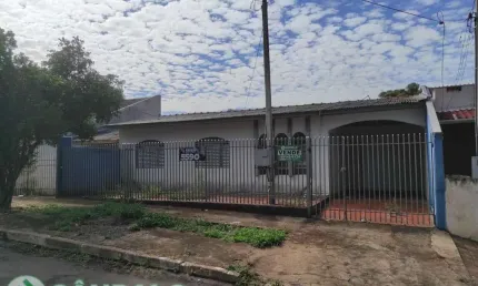 Casa com 3 quartos à venda por R$ 380000.00, 234.69 m2 - PARQUE DAS BANDEIRAS - MARINGA/PR