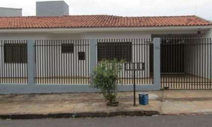 Casa com 3 quartos à venda por R$ 680000.00, 169.61 m2 - PARQUE AVENIDA - MARINGA/PR