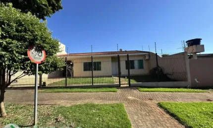 Casa com 4 quartos à venda por R$ 1650000.00, 353.10 m2 - ZONA 04 - MARINGA/PR