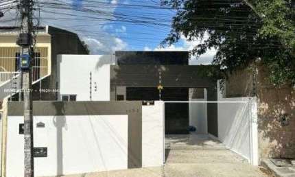 Casa para Venda em Campina Grande, Serrotão, 3 dormitórios, 1 suíte, 2 banheiros, 2 vagas