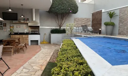 Casa Sobrado para venda com 223m2, 3 quartos em Condomínio - Valinhos - SP