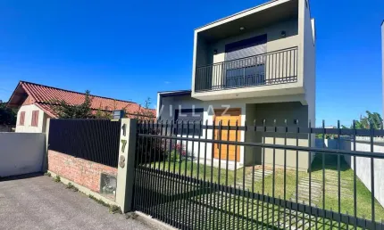 Casa com 3 quartos sendo 2 suites a venda em GAropaba Sc