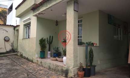 Casa 3 Quartos com 2 Barracões no Miramar Região do Barreiro BH