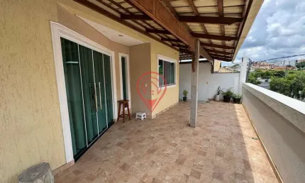 Casa no Bairro Novo Tirol na região do Barreiro em BH + 02 barracões
