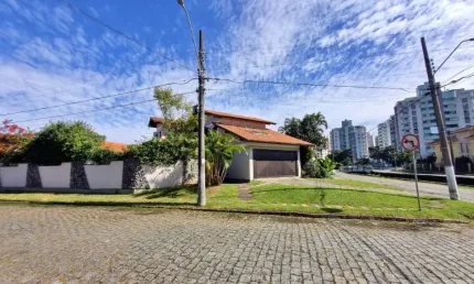 Casa com 4 quartos à venda na Rua Itapuã, 26, Itacorubi, Florianópolis