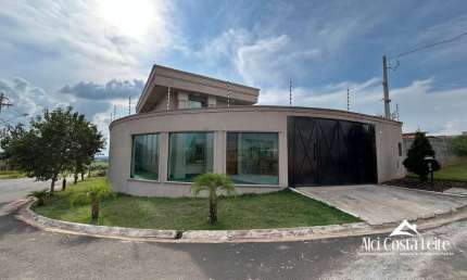 Condomínio São Lucas - Casa com 3 suítes, com preço baixo!