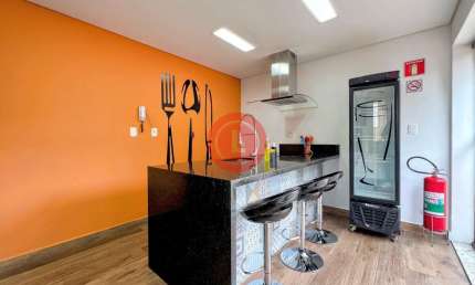 Apartamento a venda de 173m2 semi-mobiliado, frente e andar alto, possuindo 3 suítes, lazer e 3 vagas! Vila Bastos em Santo André-SP