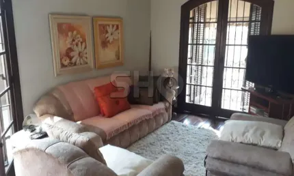 Casa com 4 quartos à venda na Rua Guaçu, 107, Sumaré, São Paulo por R$ 2.400.000
