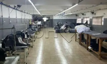 Prédio com 8 salas para alugar na Avenida Rudge, 116, Bom Retiro, São Paulo por R$ 60.000