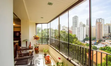 Apartamento com 4 quartos à venda na Rua Traipu, 568, Pacaembu, São Paulo por R$ 2.950.000