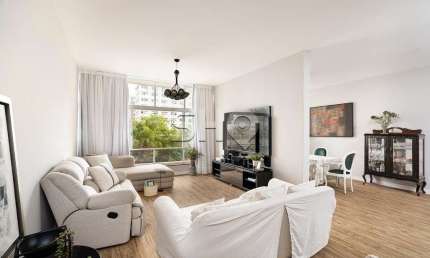 Apartamento com 5 quartos à venda na Rua Rego Freitas, 179, República, São Paulo por R$ 1.500.000