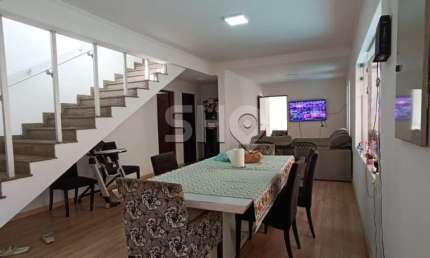 Casa com 5 quartos à venda na Rua Jorge Monteiro, 25, Jardim Guapira, São Paulo por R$ 1.200.000