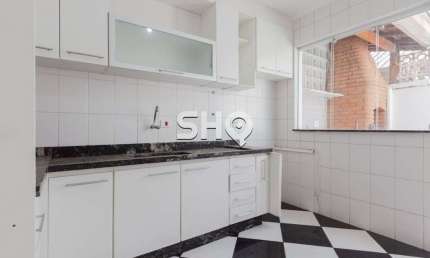 Casa em condomínio fechado com 2 quartos para alugar na Rua Félix Della Rosa, 176, Vila Anglo Brasileira, São Paulo por R$ 4.000