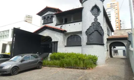Casa com 2 quartos para alugar na Avenida Pacaembu, 1911, Pacaembu, São Paulo por R$ 32.000