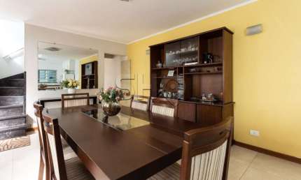 Casa com 4 quartos à venda na Avenida Miruna, 1581, Moema, São Paulo por R$ 1.100.000
