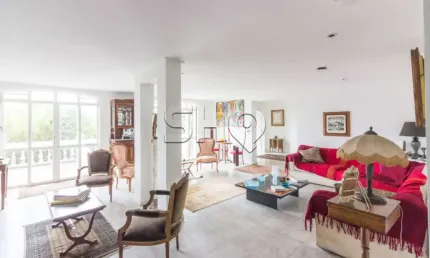 Casa com 3 quartos à venda na Rua Itacaranha, 129, Pacaembu, São Paulo por R$ 2.900.000