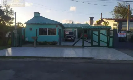 Casa para Venda em Cidreira, Centro, 4 dormitórios, 2 suítes, 4 banheiros, 2 vagas