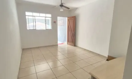 Casa com 3 quartos para alugar na Rua Doutor Celso Charuri, 141, Jardim Maria Virginia, São Paulo
