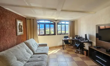 Sobrado 3 dorm com suíte 2 vagas de garagem Interlagos