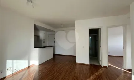Apartamento com 2 quartos para locação em Vila Anastácio - SP