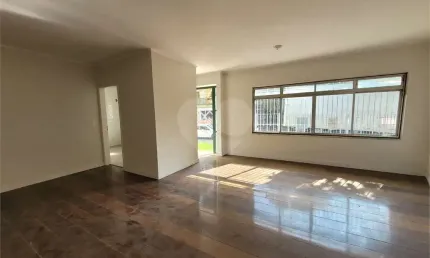 Casa térrea com 3 quartos à venda em Jardim Regina - SP